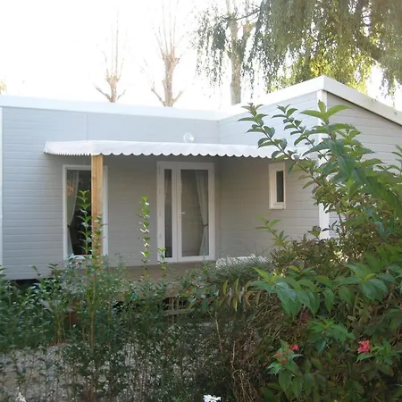 Les Tourterelles 4* Rang-du-Fliers