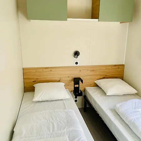 Les Tourterelles Kemping 4*