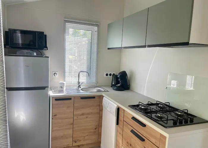 Les Tourterelles Camping 4*